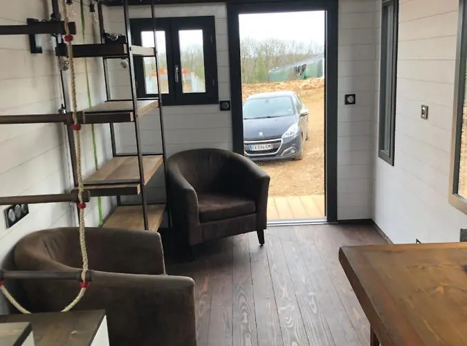 Tiny House Et Bain Nordique A La Ferme Bed and breakfast 3*